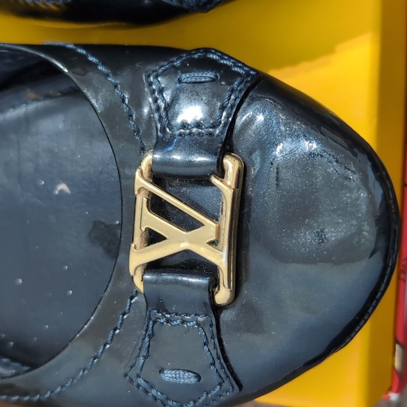 Louis Vuitton Flats - Picture 4 of 9